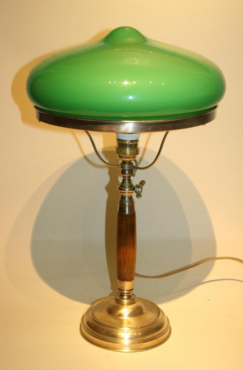 Настольная лампа с зеленым плафоном - Осветительные приборы
