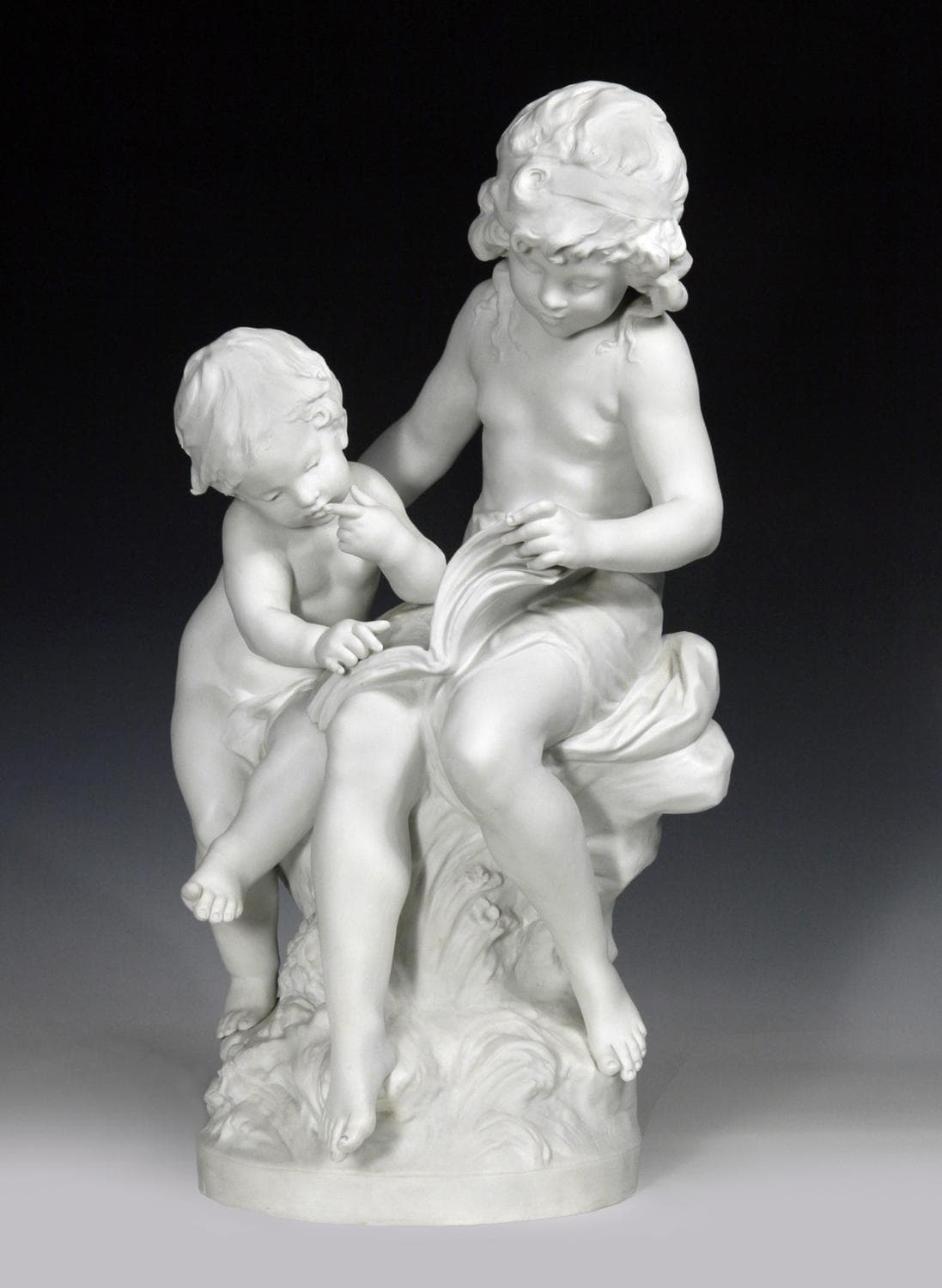  "Дети, читающие книгу" - Антикварный фарфор