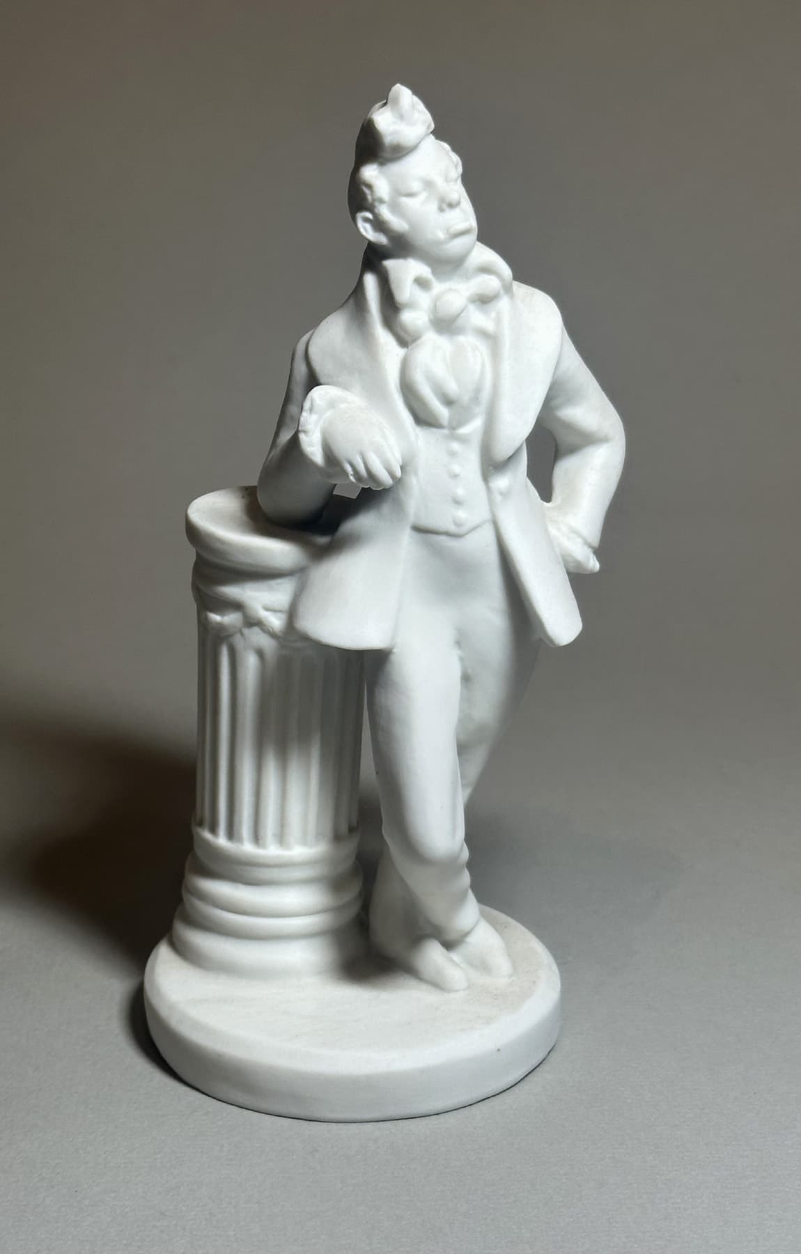 Фигурка Хлестаков, автор ЛФЗ (Ленинградский фарфоровый завод) (1925-2005), Антикварный фарфор