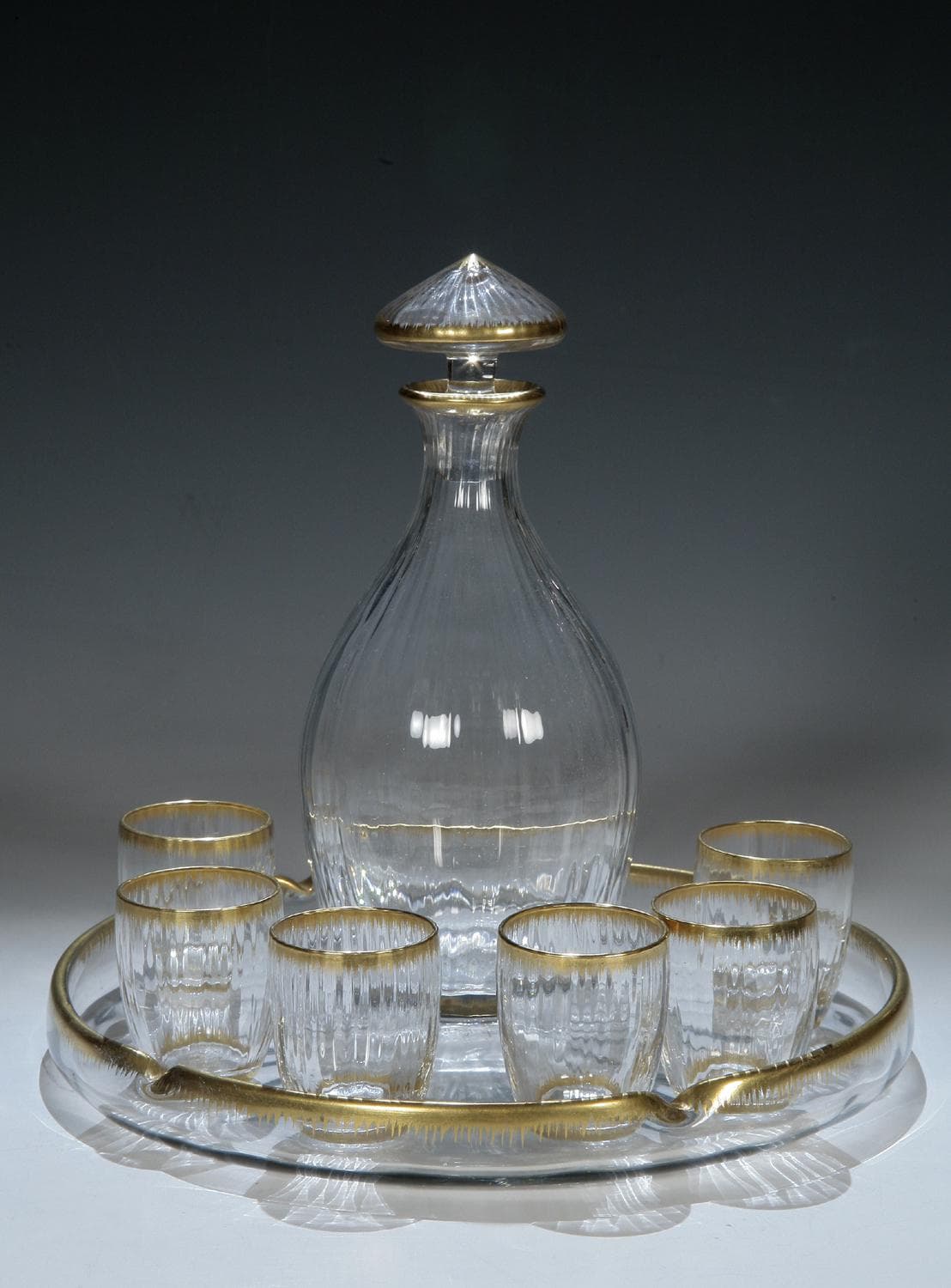 Набор для водки ( штоф и 6 рюмок на подносе) - Стекло