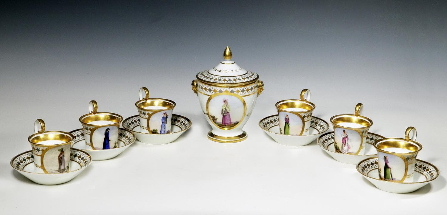 Чайный комплект из серии "Женский костюм конца XVIII- начала XIX в." - Антикварный фарфор