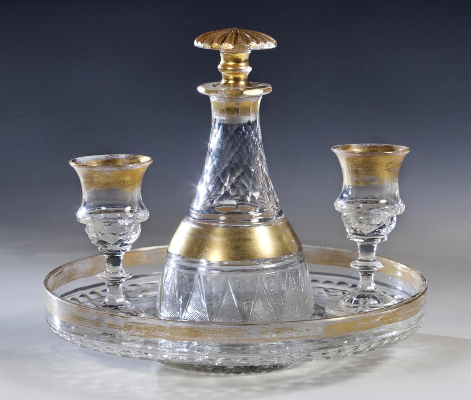 Набор для водки тет-а-тет. (Графин-холодильник с подносом и 2-я рюмками). - Cтекло