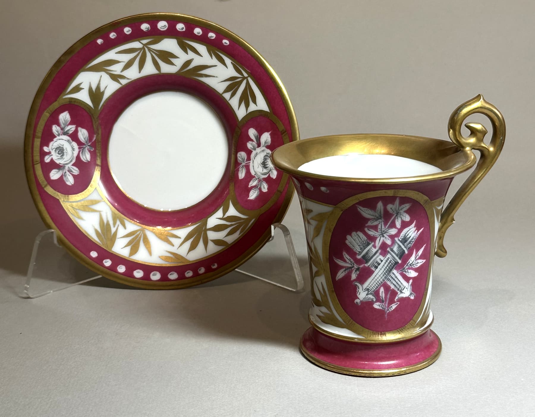 Чайная пара, автор Севрская фарфоровая мануфактура (Manufacture nationale de Sèvres), Антикварный фарфор