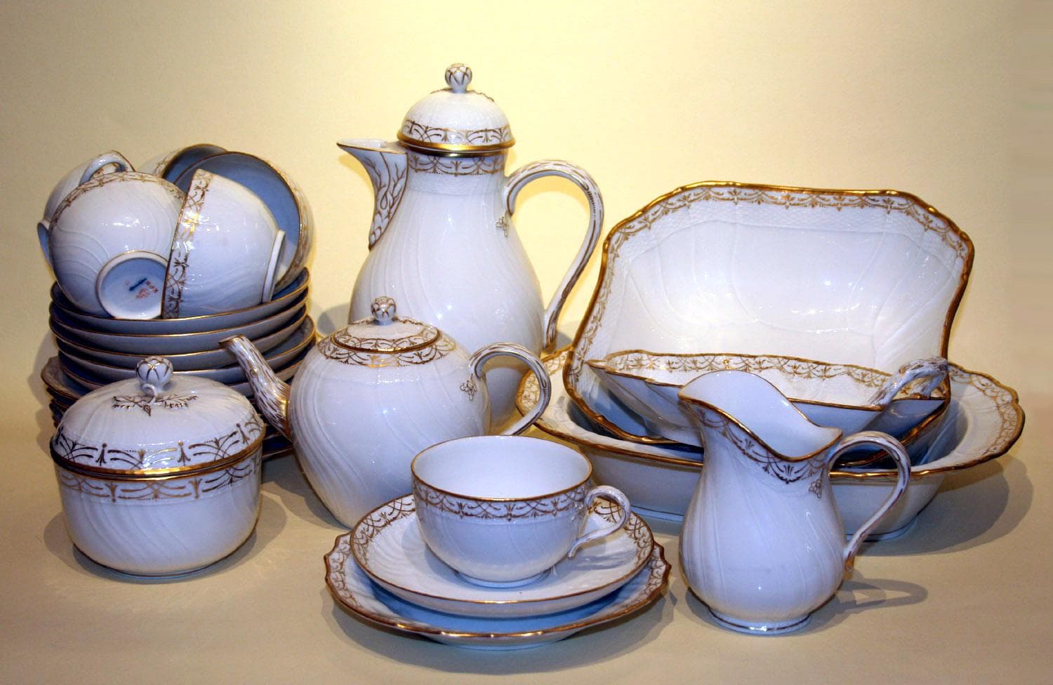 Сервиз чайный на 6 персон - Антикварный фарфор