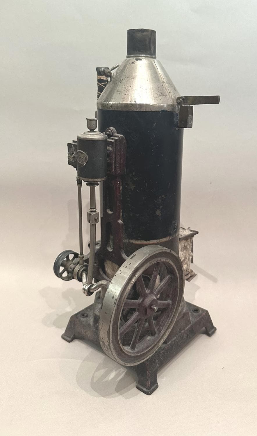Макет первой паровой машины России. - Разное