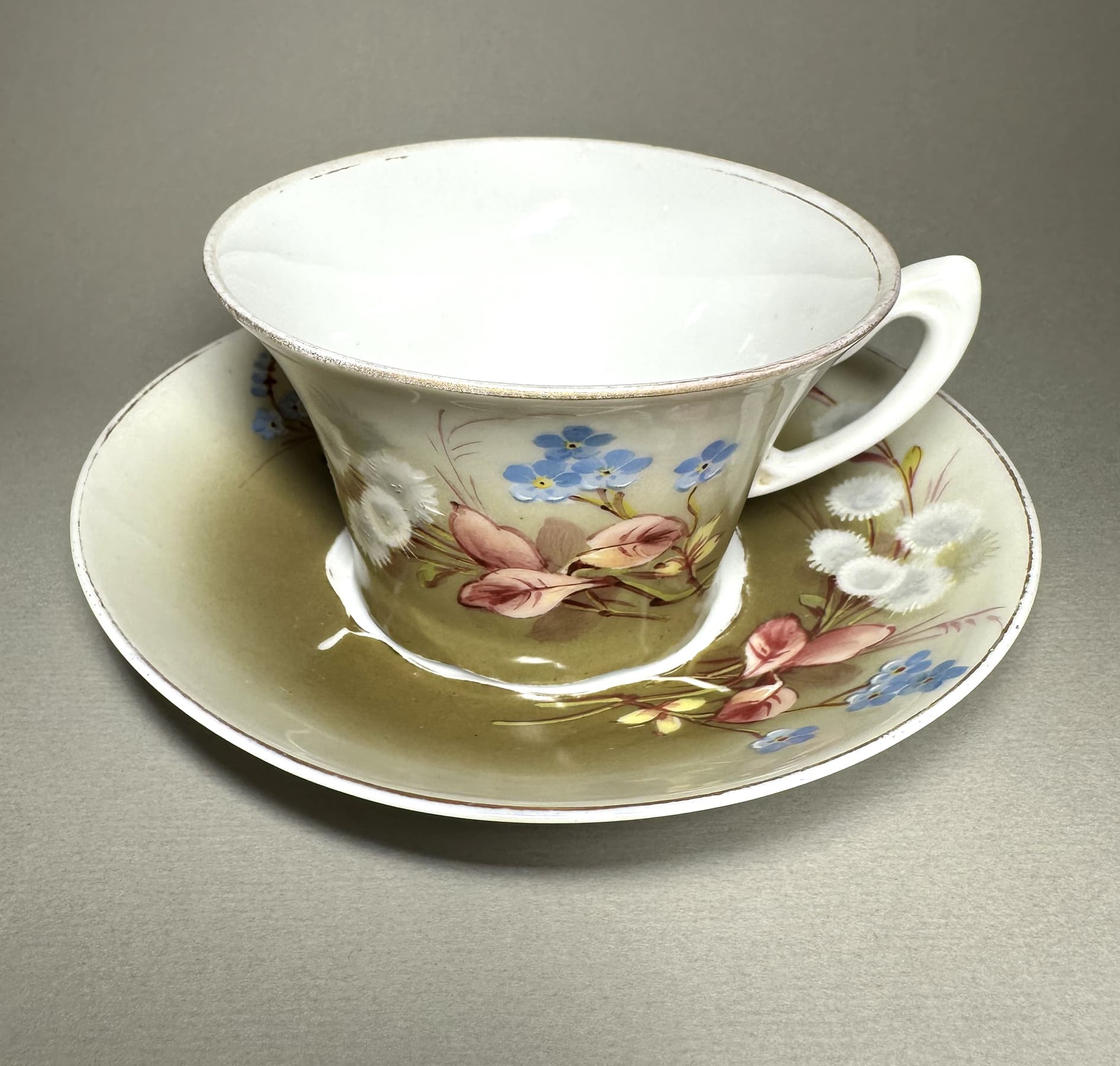 Чайная пара с цветочным орнаментом - Антикварный фарфор