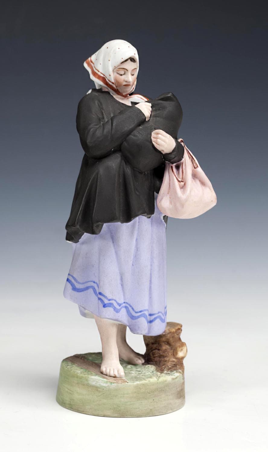 Фигурка "Горькая доля". - Антикварный фарфор